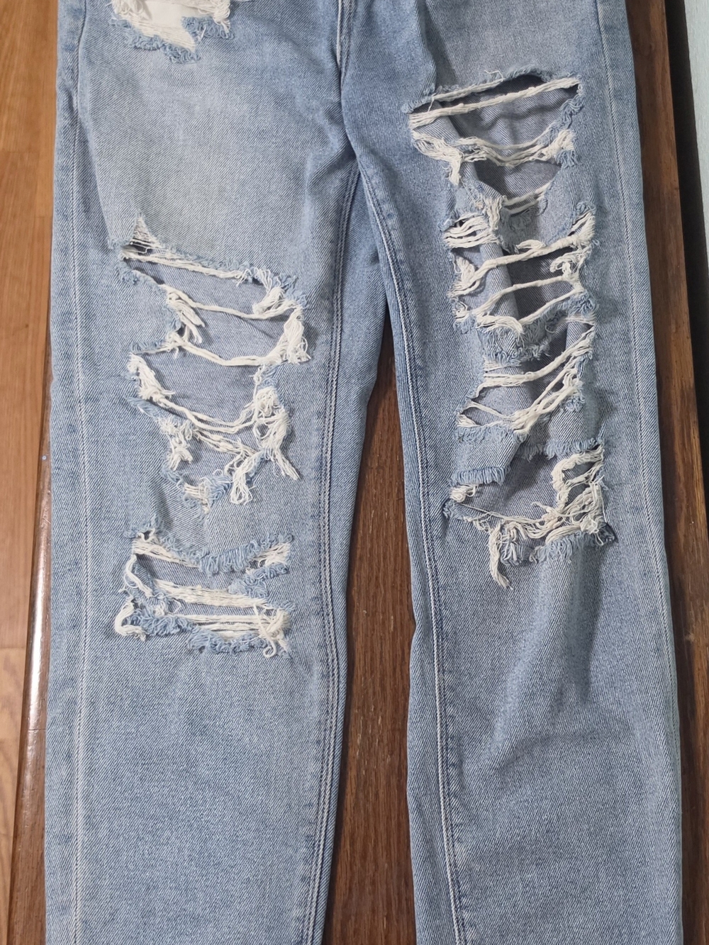 American Eagle Outfitters Light Blue Distressed Straight Leg Jeans